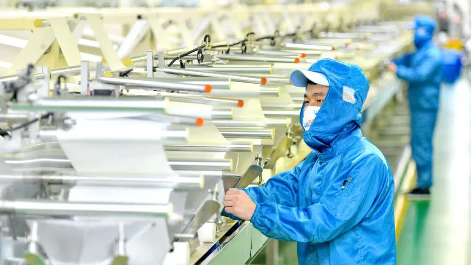 Китайски фабрики спират производството и търсят нови пазари заради американските мита