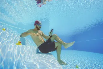 За да предотвратят прегарянето и да подобрят задържането на кадри, някои компании - много от които в туристическата индустрия, отпускат бюджет за пътуване на служителите