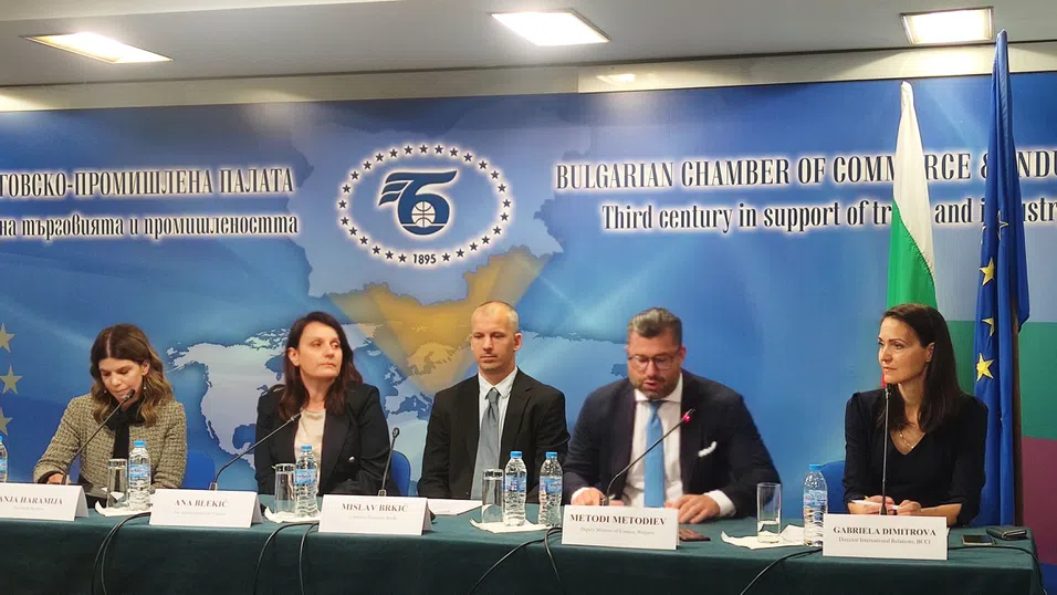 Банките, бизнесът и администрацията са готови за еврото. А гражданите?