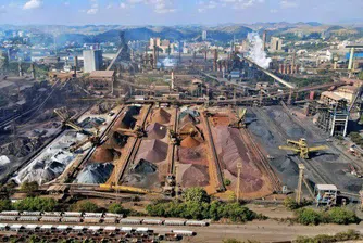 В началото на април Пекин наложи контрол върху износа на седем редкоземни елемента, който последва друг такъв, публикуван през декември