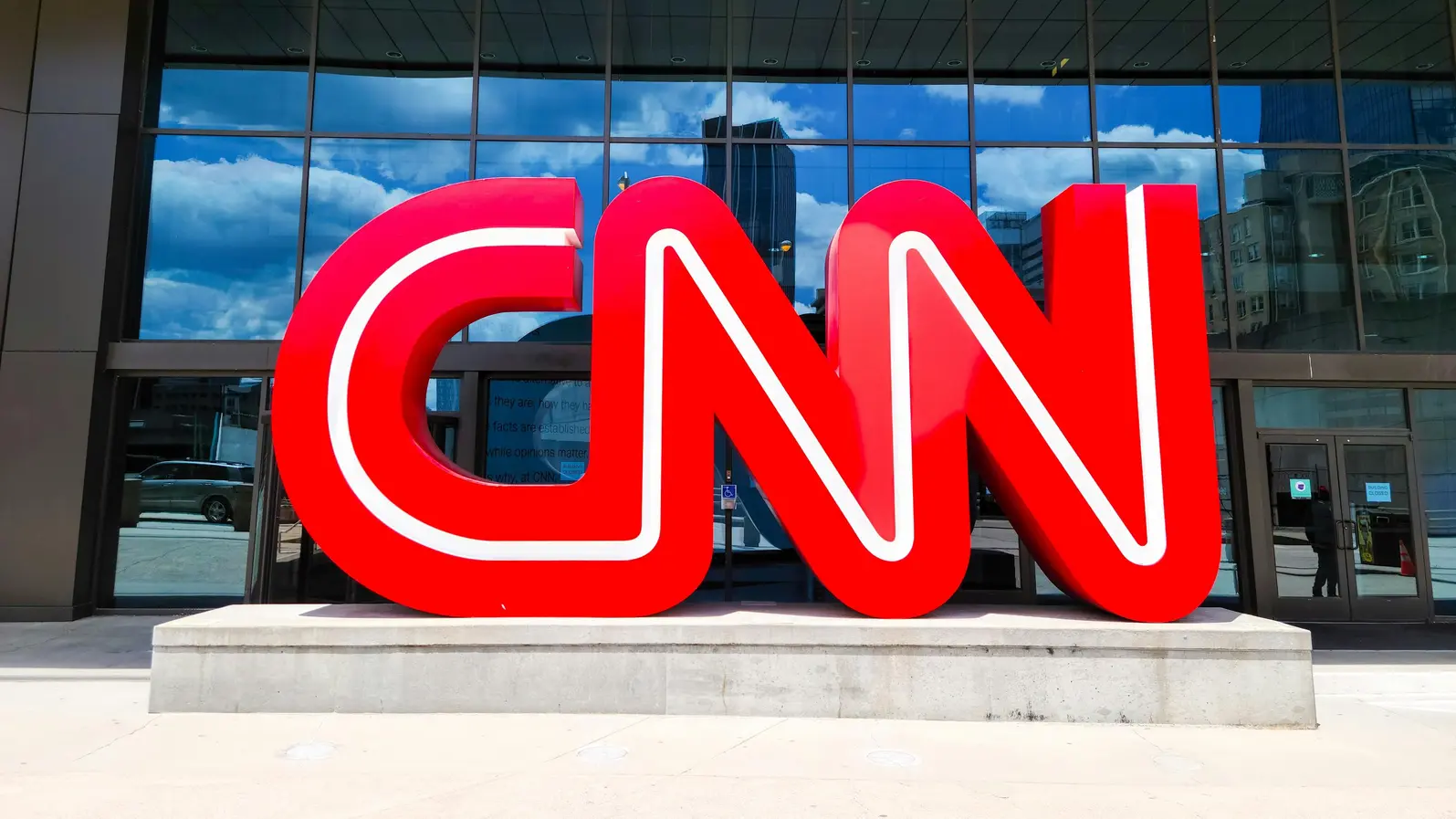 CNN съди Perplexity за нарушение на авторски права, свързано с изкуствен интелект