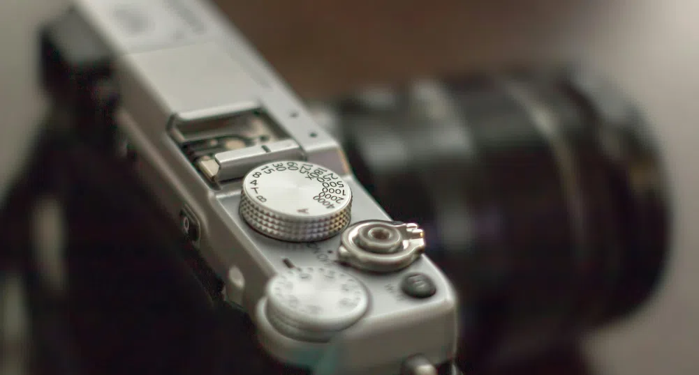 Ретро фотоапарат с иновативни функции връща блясъка на Fujifilm