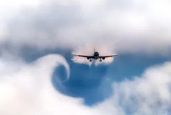 Как индустрията на самолетостроенето се бори с все по-силната турбуленция?