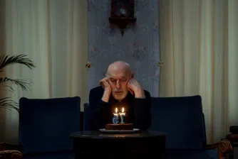 Страните от ЕС трябва веднага да започнат да включват работещите в различни пенсионни схеми, за да защитят бързо застаряващото население от краха на държавните системи