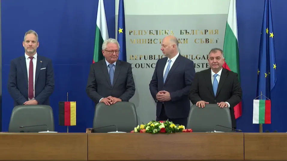 България и германският концерн „Райнметал“ подписаха договор за изграждане на завод за барут и боеприпаси