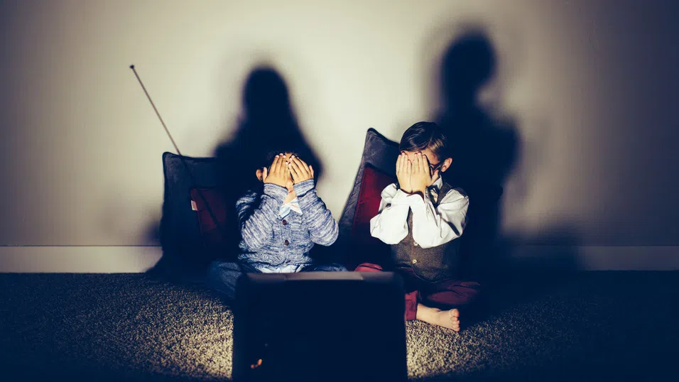 Парадоксът на ужаса: Как страшните филми могат да успокоят тревожността