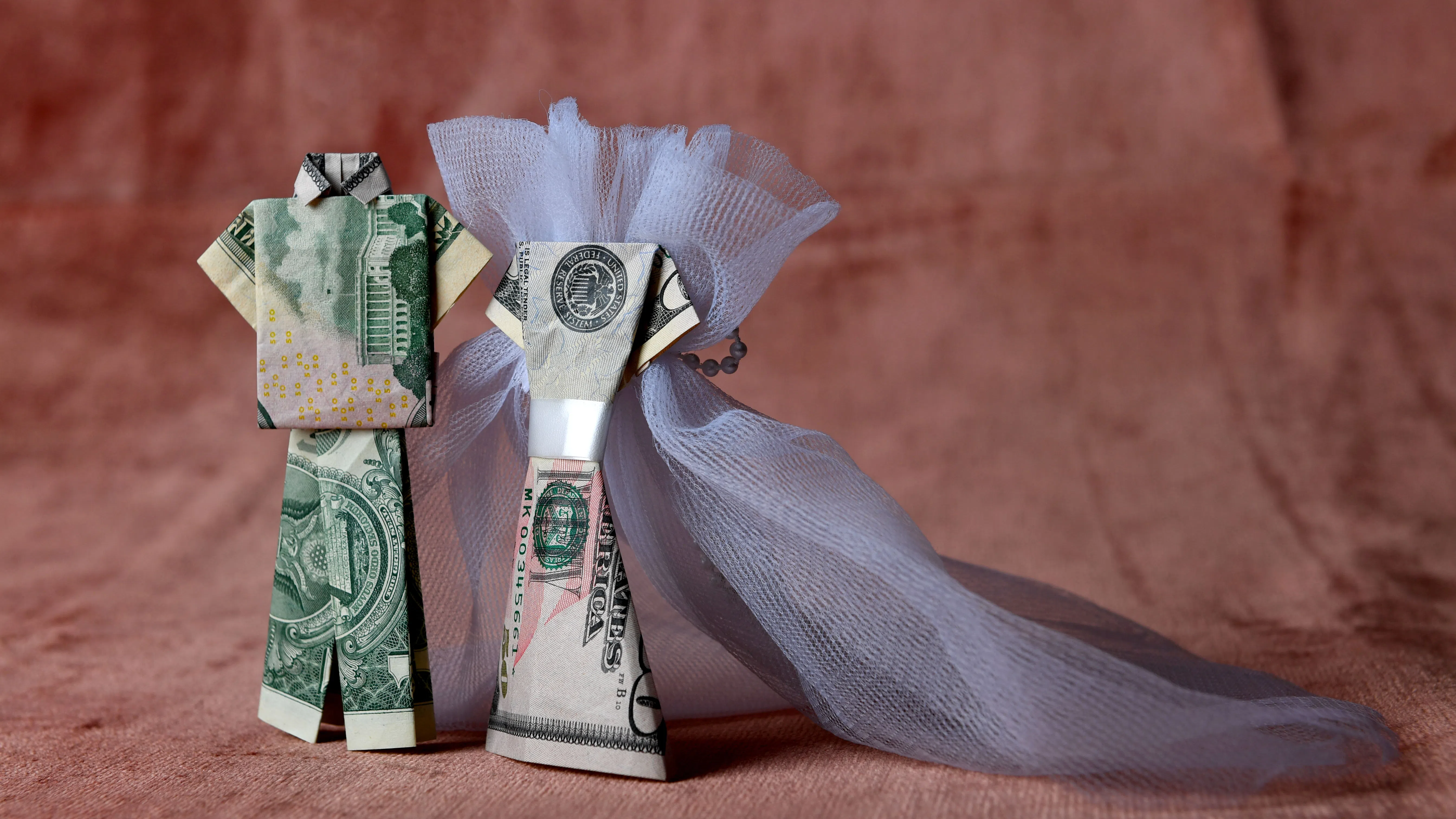 Пари за пари се женят: Браковете на богатите в Испания