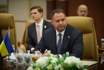 Антикорупционното бюро извърши обиск в дома на най-близкия съюзник на Зеленски – Андрий Ермак