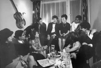 Без алкохол, силна музика и големи тълпи: Как едно поколение казва „не“ на клубните партита