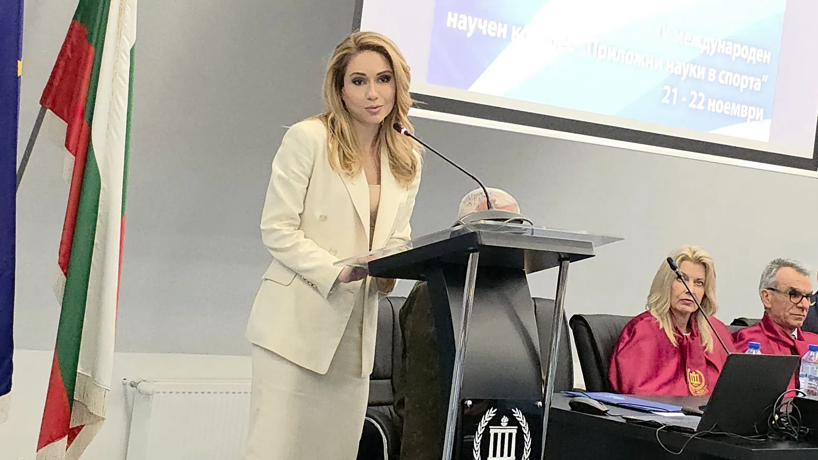 Зам.-омбудсманът Мария Филипова би приела да е служебен премиер