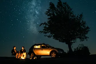 Нещо по-голямо от самите нас. Как „звездното къпане“ се превърна в туристически хит