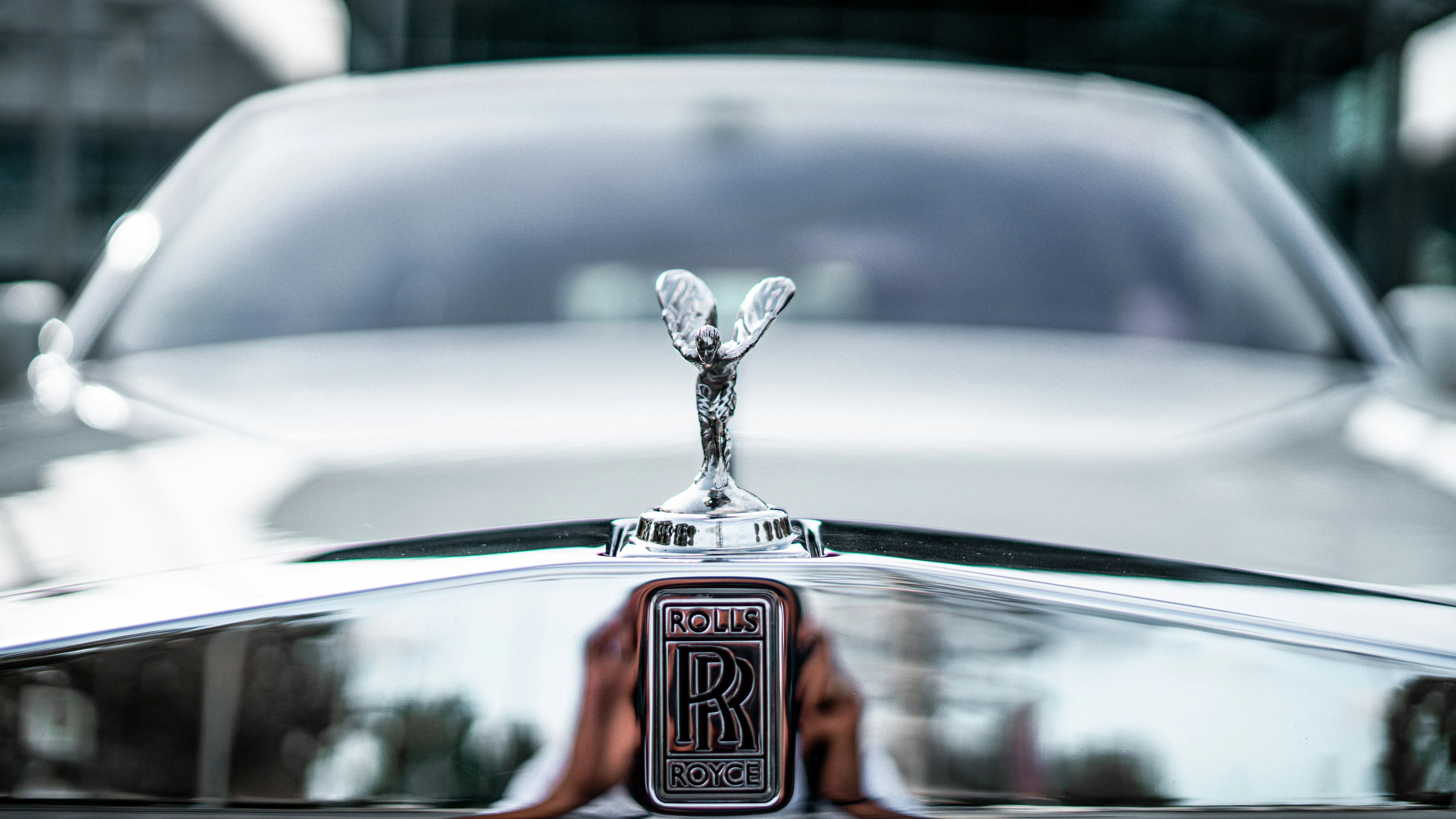 Rolls-Royce разширява фабриката си, за да може да произвежда автомобили още по-бавно