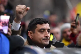 За лагера на Тръмп, особено за Джей Ди Ванс и Илон Мъск, румънските избори се превърнаха в кауза, след като бяха драматично анулирани миналата година, отбелязва Politico