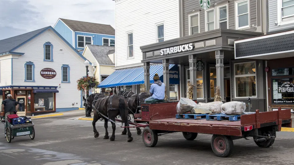 Тук конят е цар: Как един американски остров забрани колите