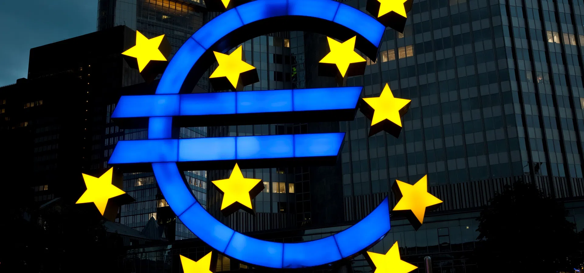 Ще се повишат ли лихвите в Европа тази седмица? Централните банки пред риск от стагфлация