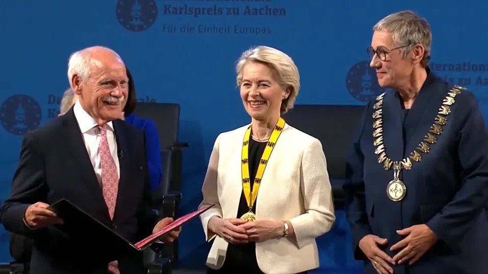 Урсула фон дер Лайен получи наградата "Карл Велики" за принос към европейското единство