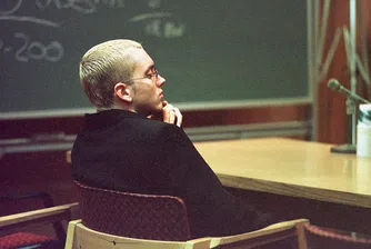 Разрушител на политическата коректност: Eminem и албумът, който покори света