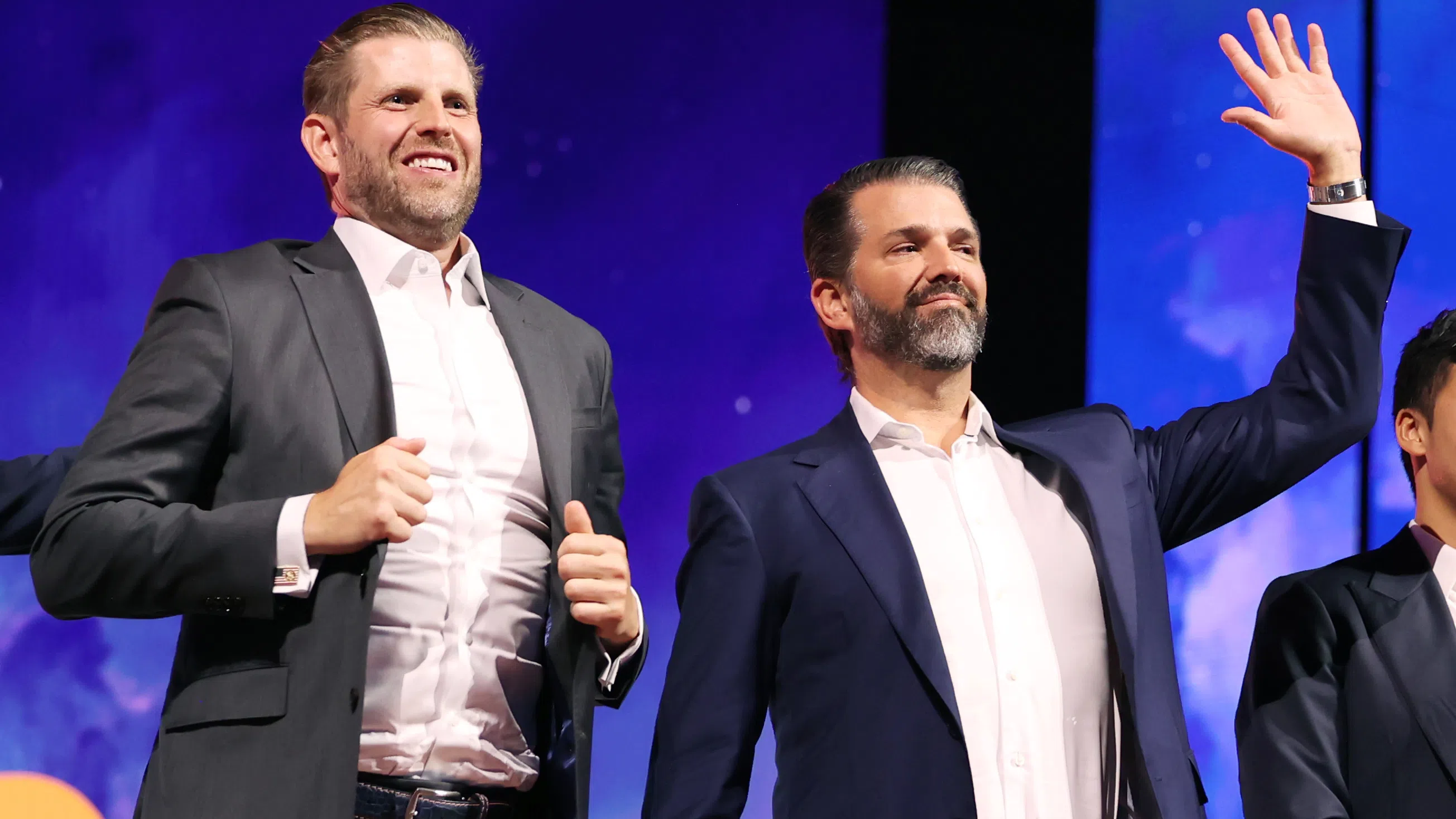 Двамата големи синове на Доналд Тръмп пристигнаха в Лас Вегас