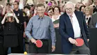 WSJ: Бъфет замразява дарението си за фондацията на Гейтс заради проверката по случая „Епстийн“
