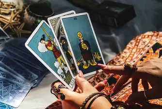AI гледа на таро и „предсказва“ бъдещето. Хората, предлагащи подобни услуги, не приветстват новата конкуренция