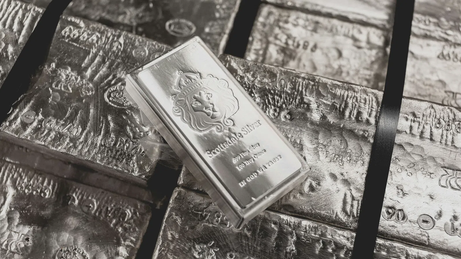 Среброто премина границата от 80 долара, след което настъпи драматичен обрат