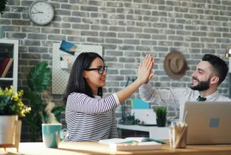 4-дневната работна седмица: По-щастливи и продуктивни хора, повече ползи за околнта среда