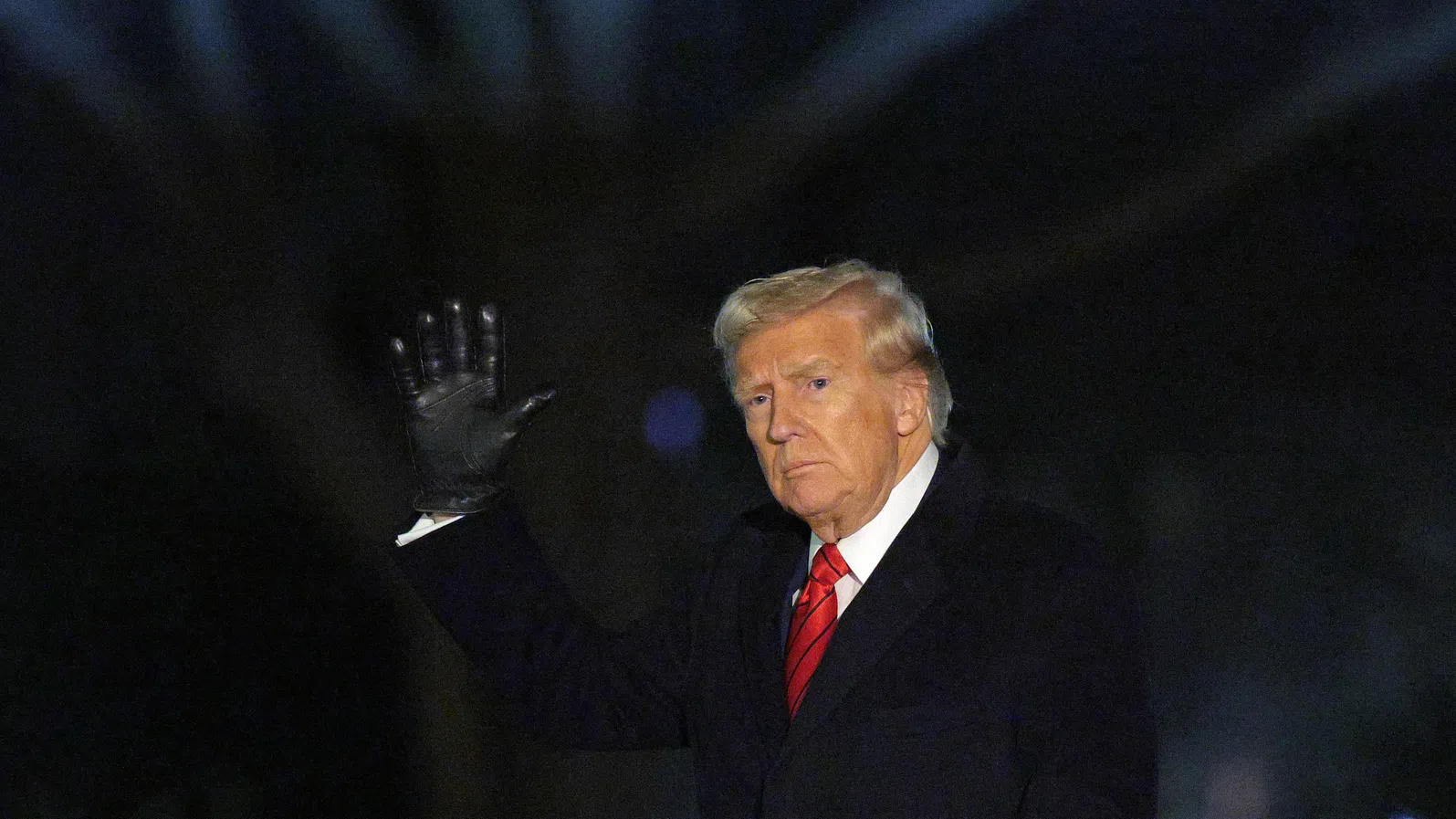 Тайните служби застреляха въоръжен мъж, проникнал в имението на Тръмп Мар-а-Лаго