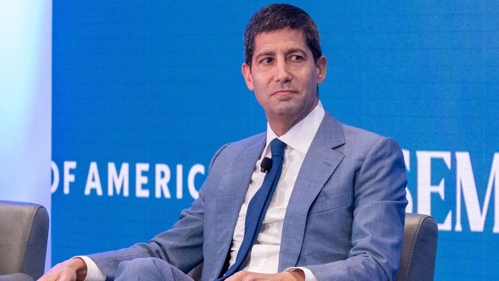 Доналд Тръмп заяви че ще номинира Кевин Уорш за председател