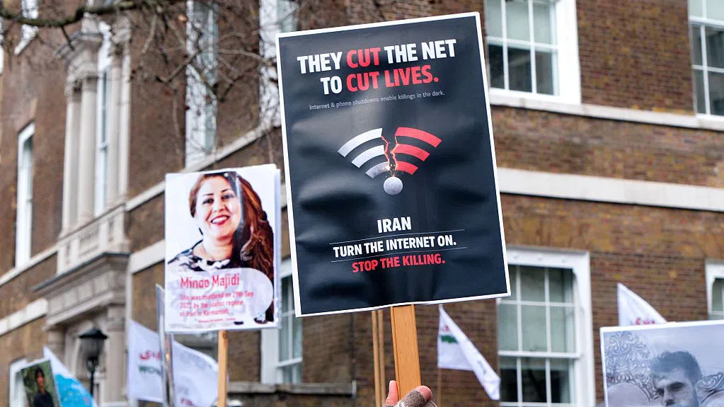 През последните четири седмици правителството на Иран на практика прекъсва