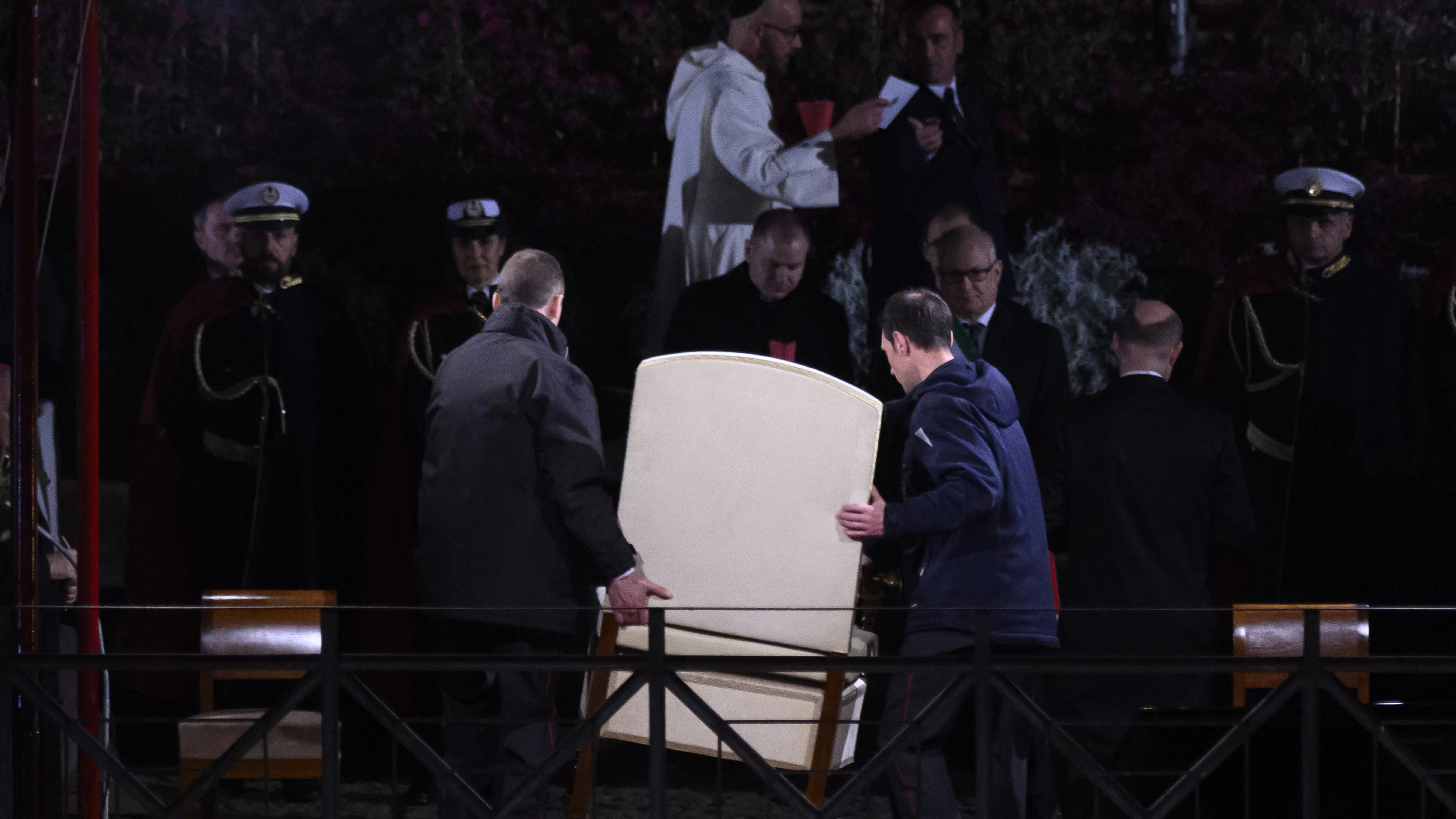 Защо папа Франциск пропусна процесията за Разпети петък в Колизеума