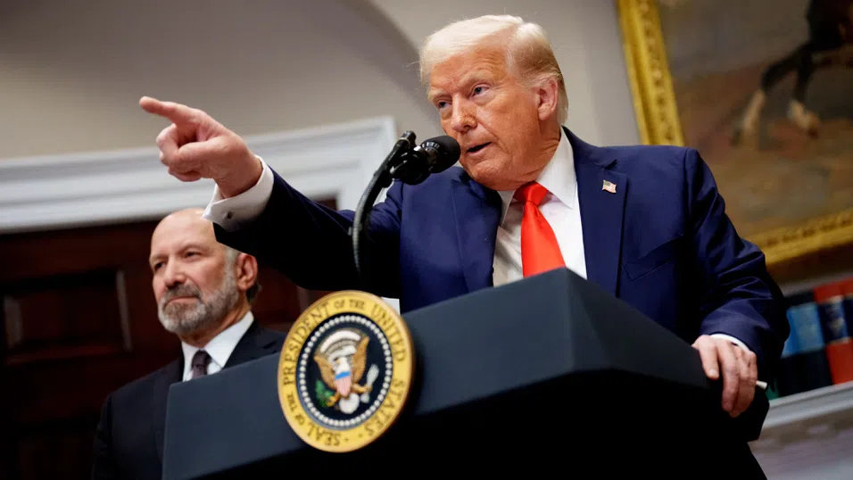 Тръмп похвали тарифната си политика и нарече случая Signal „фалшива новина и лов на вещици“