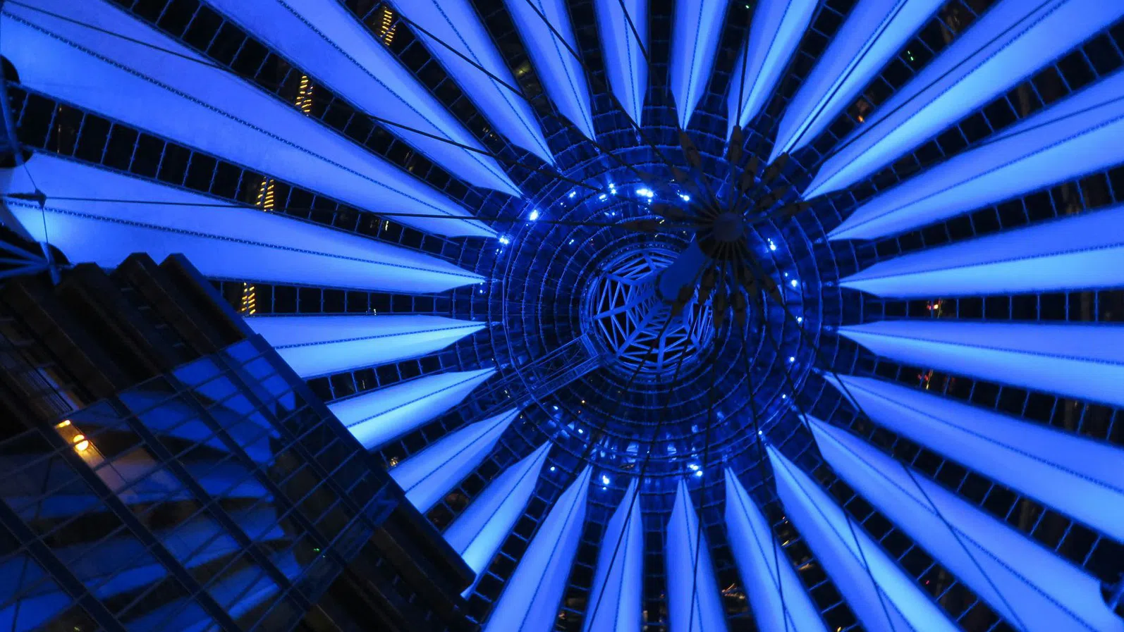 Starcloud привлича 170 млн. долара за изграждане на центрове за данни в Космоса