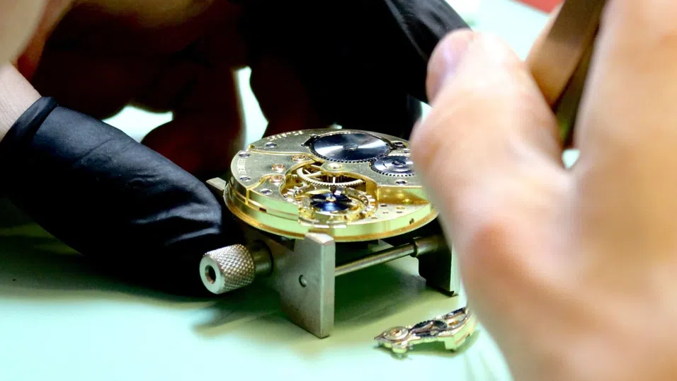 Ренесансът на часовникарството: Поколението Z създава аналоговото изкуство на бъдещето