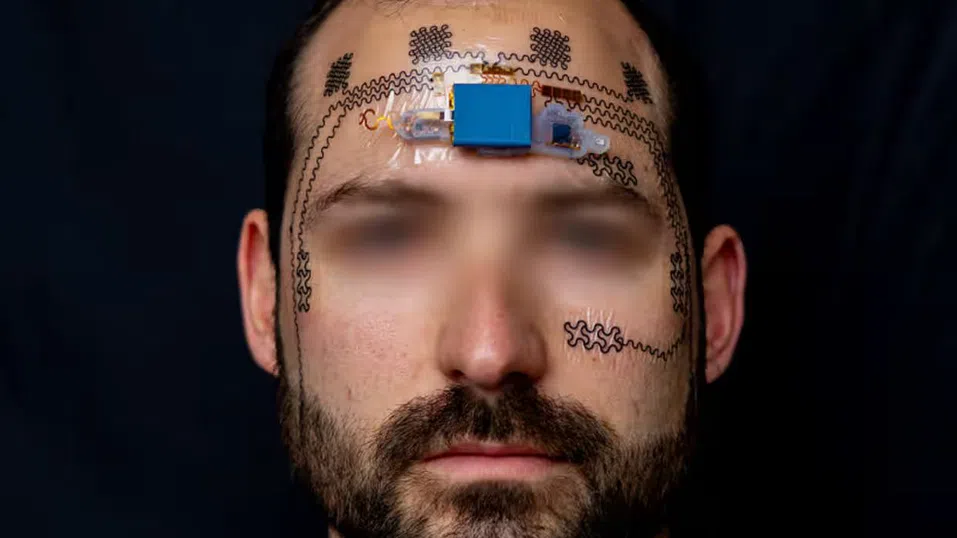 Учени разработват устройство за ранно предупреждение при когнитивно пренатоварване