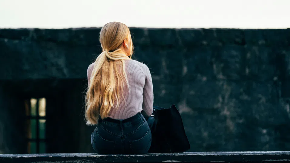 СЗО: Тийнейджърките са най-самотната група хора на света