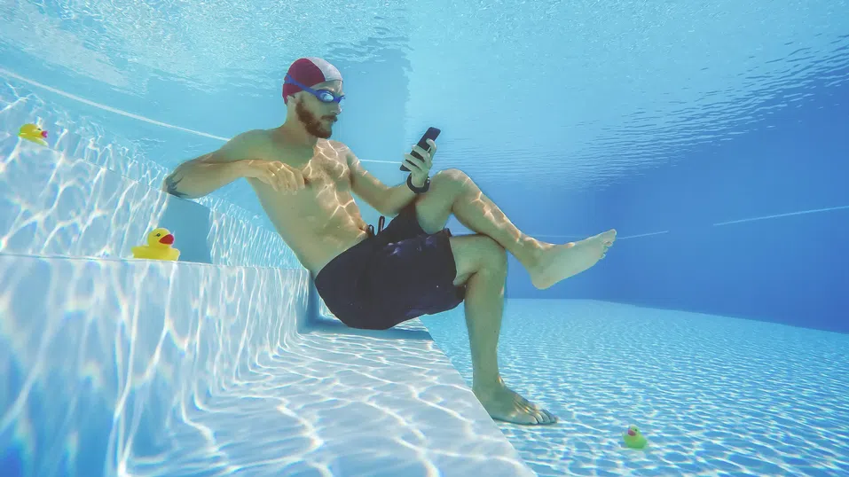 Офис с изглед към морето: Как работата в движение променя правилата на класическото работно пространство