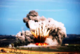 Изправен пред екзистенциална заплаха през 60-те години на миналия век, Израел набързо сглоби атомно устройство. Какво ще избере да направи Иран?