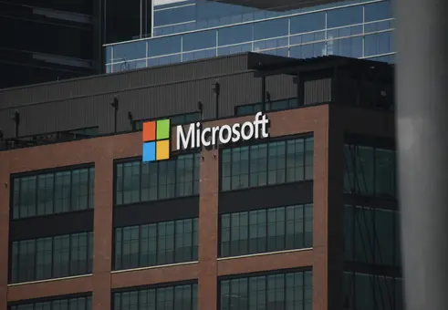 Microsoft се изправя срещу OpenAI и Anthropic в битката за корпоративния AI пазар