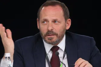 Режимът на Путин задушава технологичните таланти в страната, пише авторът на Chip Wars Крис Милър