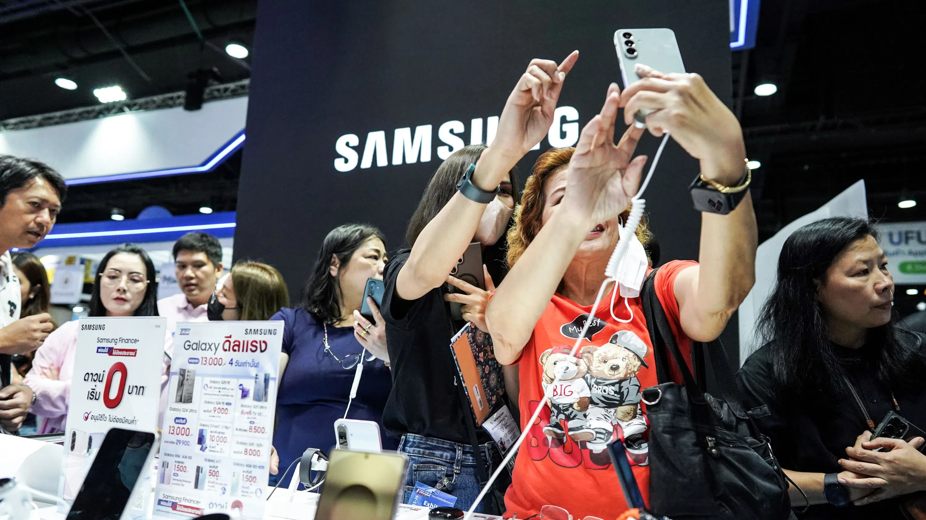 Нетната печалба на Samsung скача благодарение на възстановяването на бизнеса с чипове