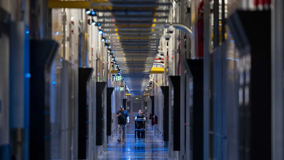 Технологичното послание от Давос: AI ще генерира трилиони – но първо трябва ток