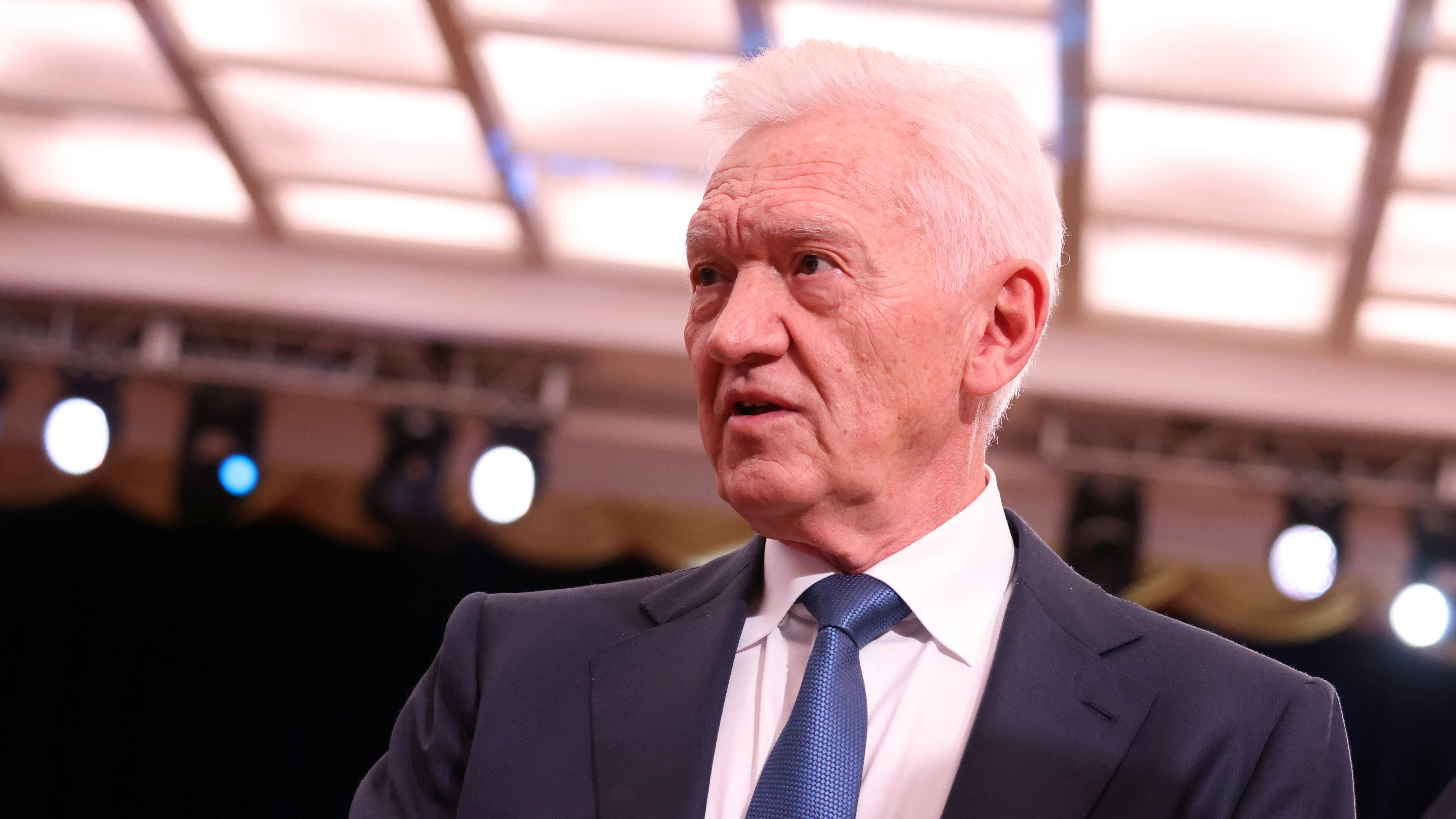 Лукойл продава повечето си международни активи на швейцарската Gunvor