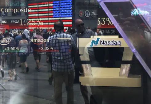 Nasdaq Composite се насочва към над 2% спад за октомври
