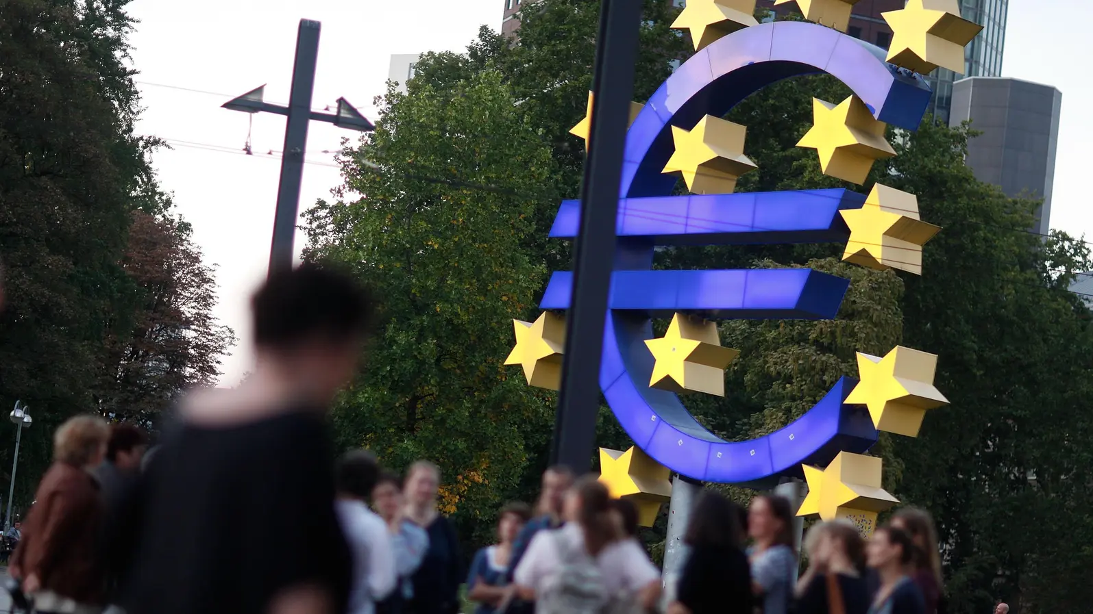 Икономиката на еврозоната расте с 0,4% въпреки скъпата енергия
