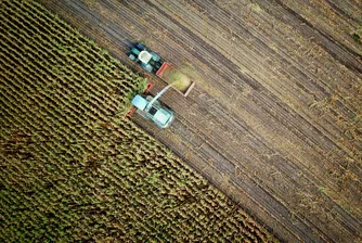 Агро дилема: Може ли ЕС да ограничи руските торове, без да засегне земеделието си?