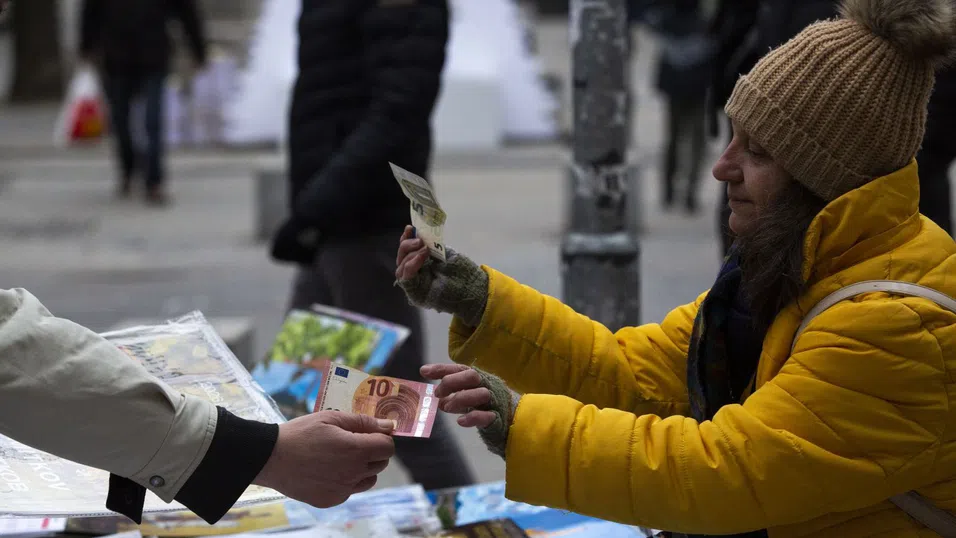 Левът е в историята: От днес еврото е единствената официална валута в България