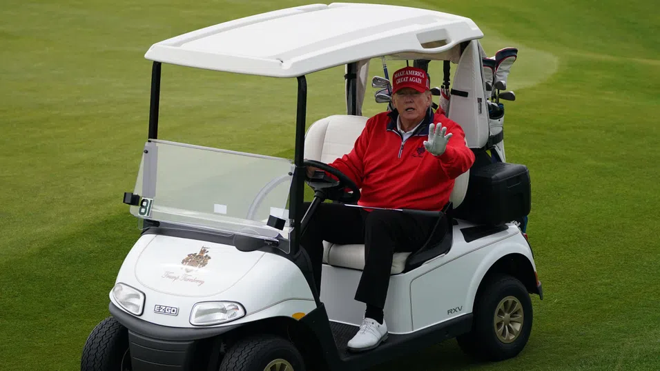 Голф игрището на Тръмп няма да е домакин на Откритото първенство