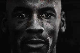 Първата голяма реклама с участието на самия Джордан, връща класическата естетика на марката - черно-бели снимки и видеа на спортисти