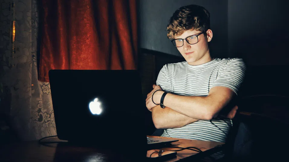 Законът за онлайн безопасност води до 5 млн. дневни проверки на възраст за порносайтове