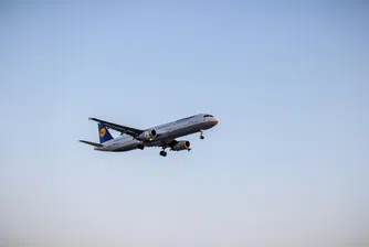 Печалбата на Lufthansa е високо в облаците въпреки тарифната турбуленция